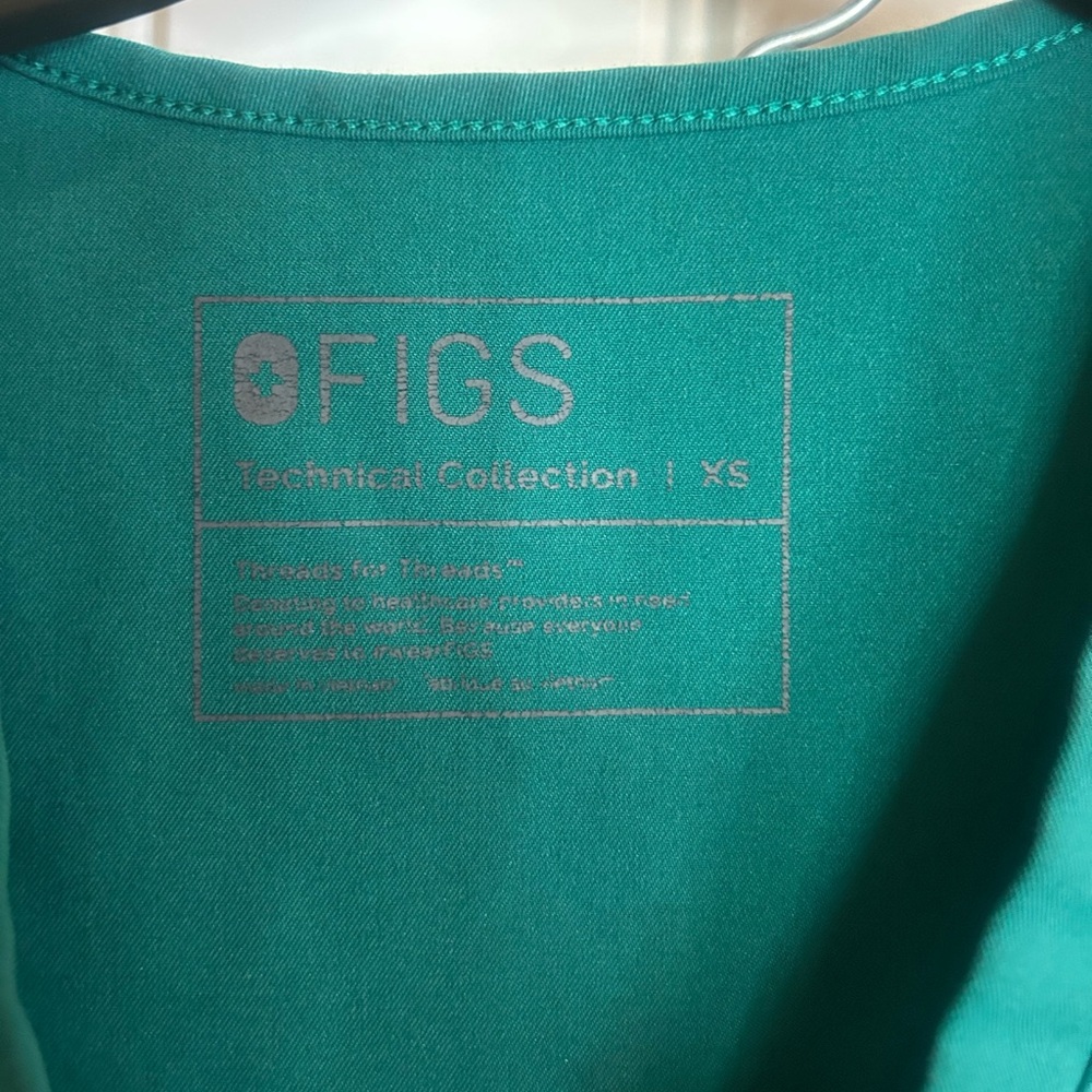 Figs Green Scrub Set - Picture 3 of 8